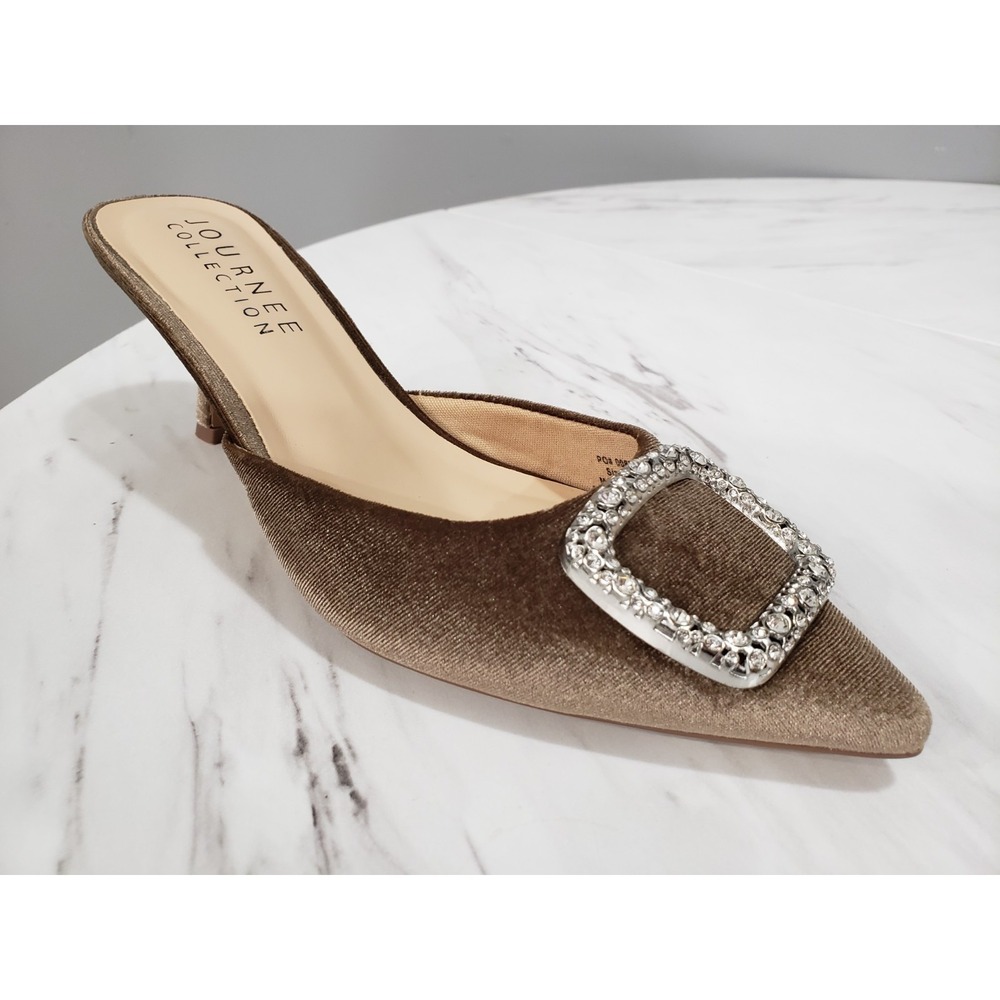 NEW‎ GORGEOUS SIZE 7.5 Journee Rishie Evening Pumps Taupe Kitten Heels Velvet